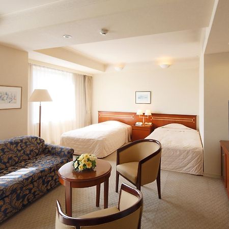 Hotel Crown Palais Kokura Kitakyūshū Exteriör bild