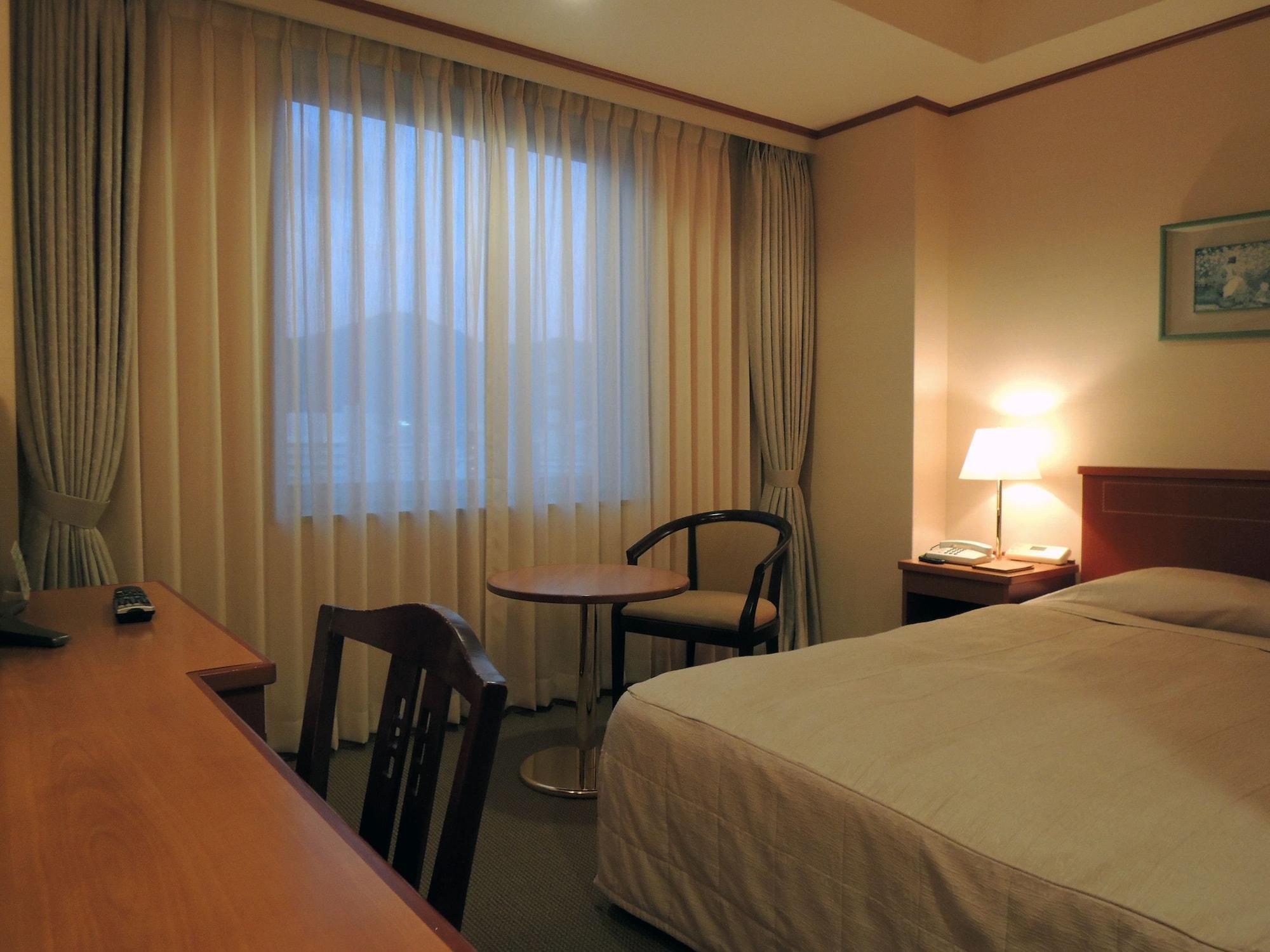 Hotel Crown Palais Kokura Kitakyūshū Exteriör bild