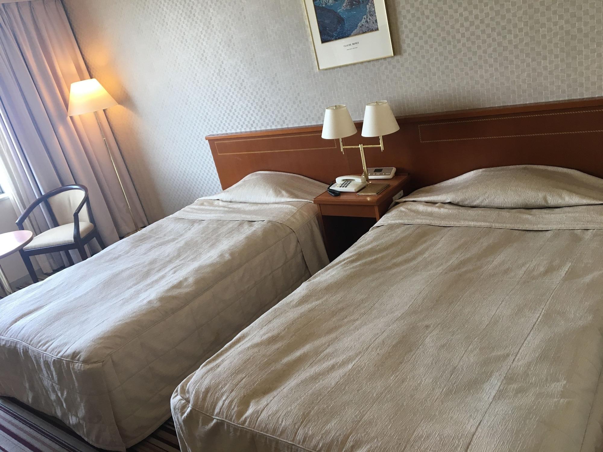 Hotel Crown Palais Kokura Kitakyūshū Exteriör bild