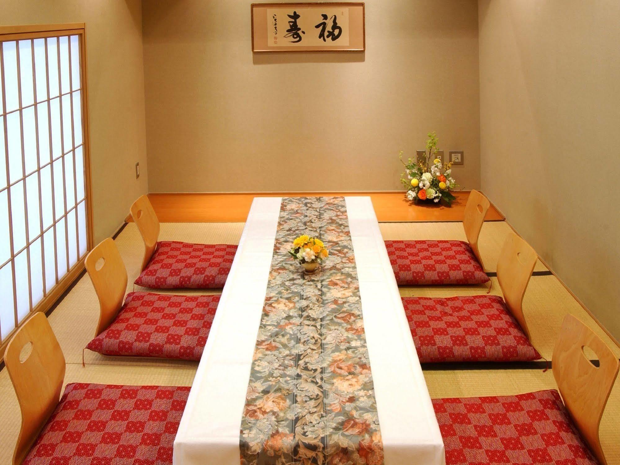 Hotel Crown Palais Kokura Kitakyūshū Exteriör bild