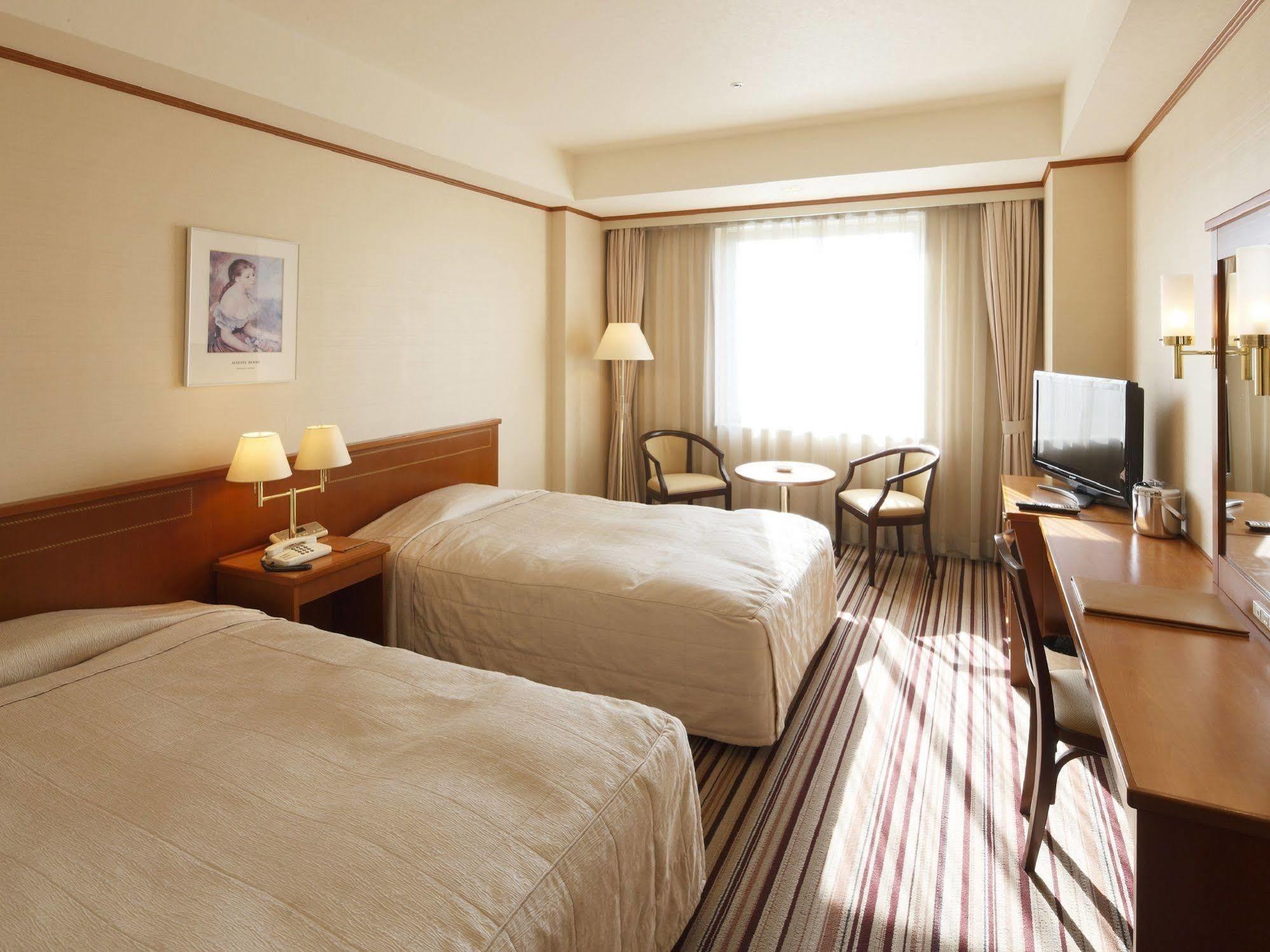 Hotel Crown Palais Kokura Kitakyūshū Exteriör bild